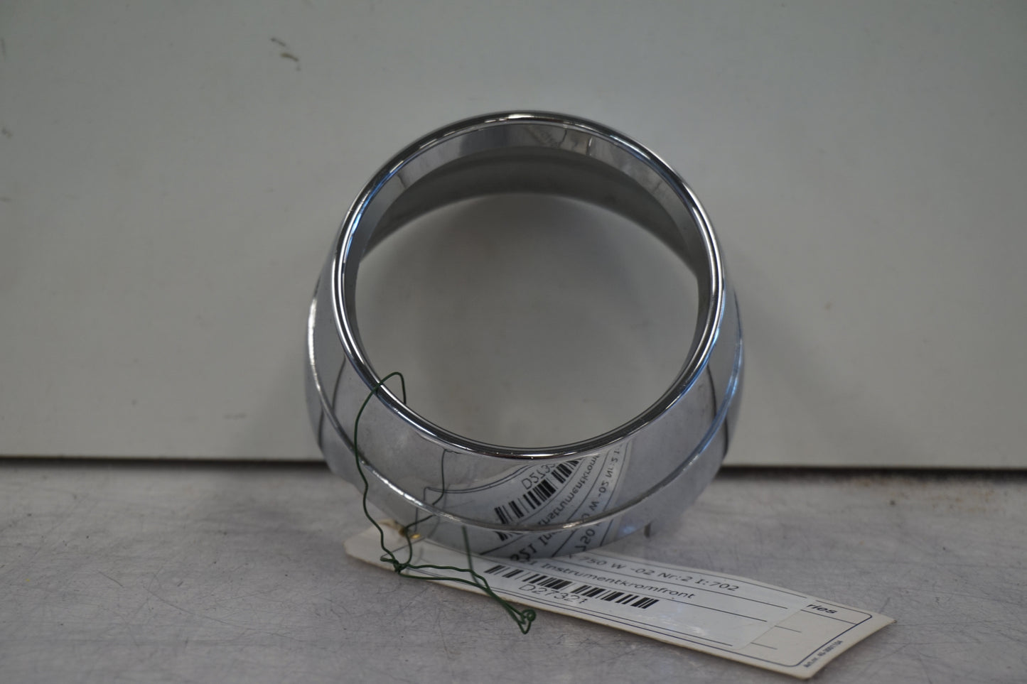 Framsidan på Instrumentkromfront från en Suzuki GSX 750 -2002 motorcykel.