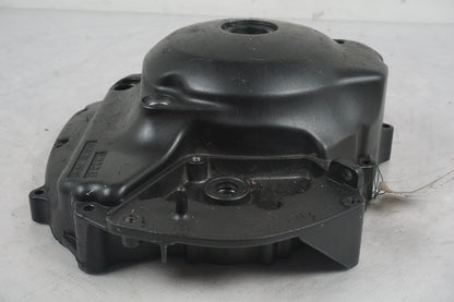 Snett uppifrån på Generatorkåpa från en Yamaha BT 1100 -2005 motorcykel.