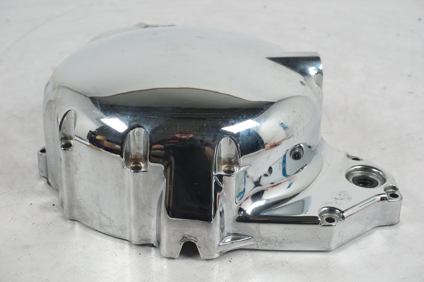 Vänster sida på Kopplingskåpa från en Yamaha XV 1600 -2000 motorcykel.