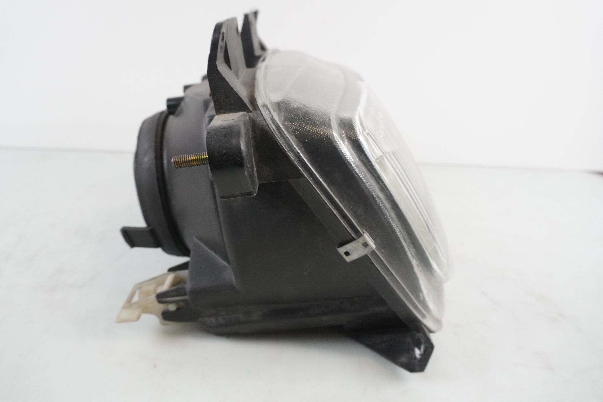 Snett uppifrån på Strålkastare från en BMW R 1100 RT -1999 motorcykel.