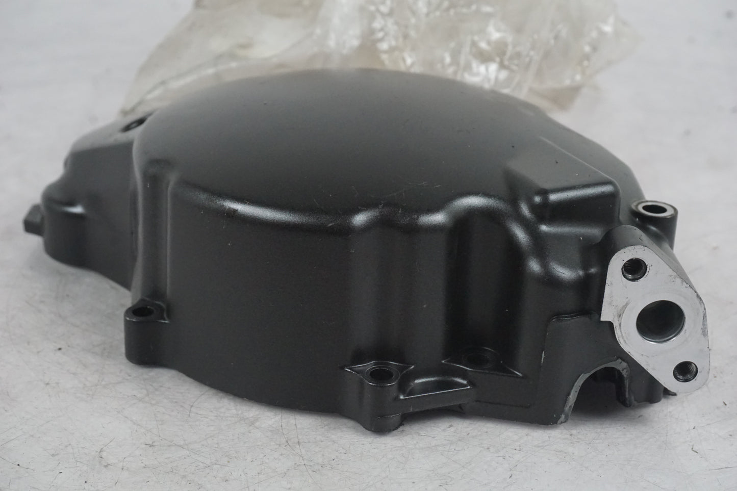 Vänster sida på Generatorkåpa från en Yamaha XV 1700 -2004 motorcykel.