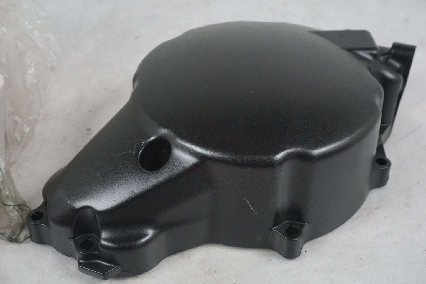 Snett uppifrån på Generatorkåpa från en Yamaha XV 1700 -2004 motorcykel.