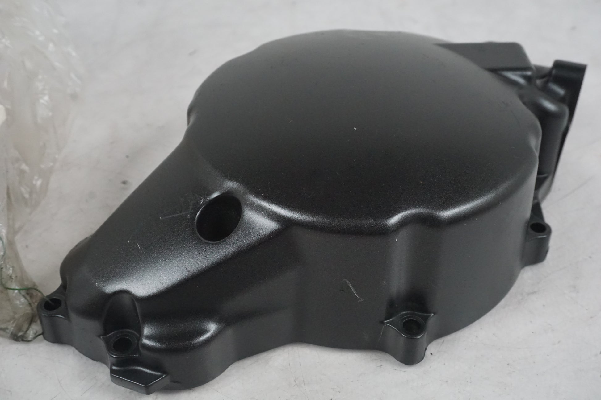 Snett uppifrån på Generatorkåpa från en Yamaha XV 1700 -2004 motorcykel.