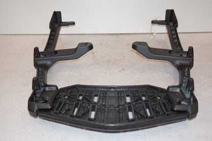 Snett nerifrån på Pakethållare från en Kawasaki Versys 1000 -2012 motorcykel.