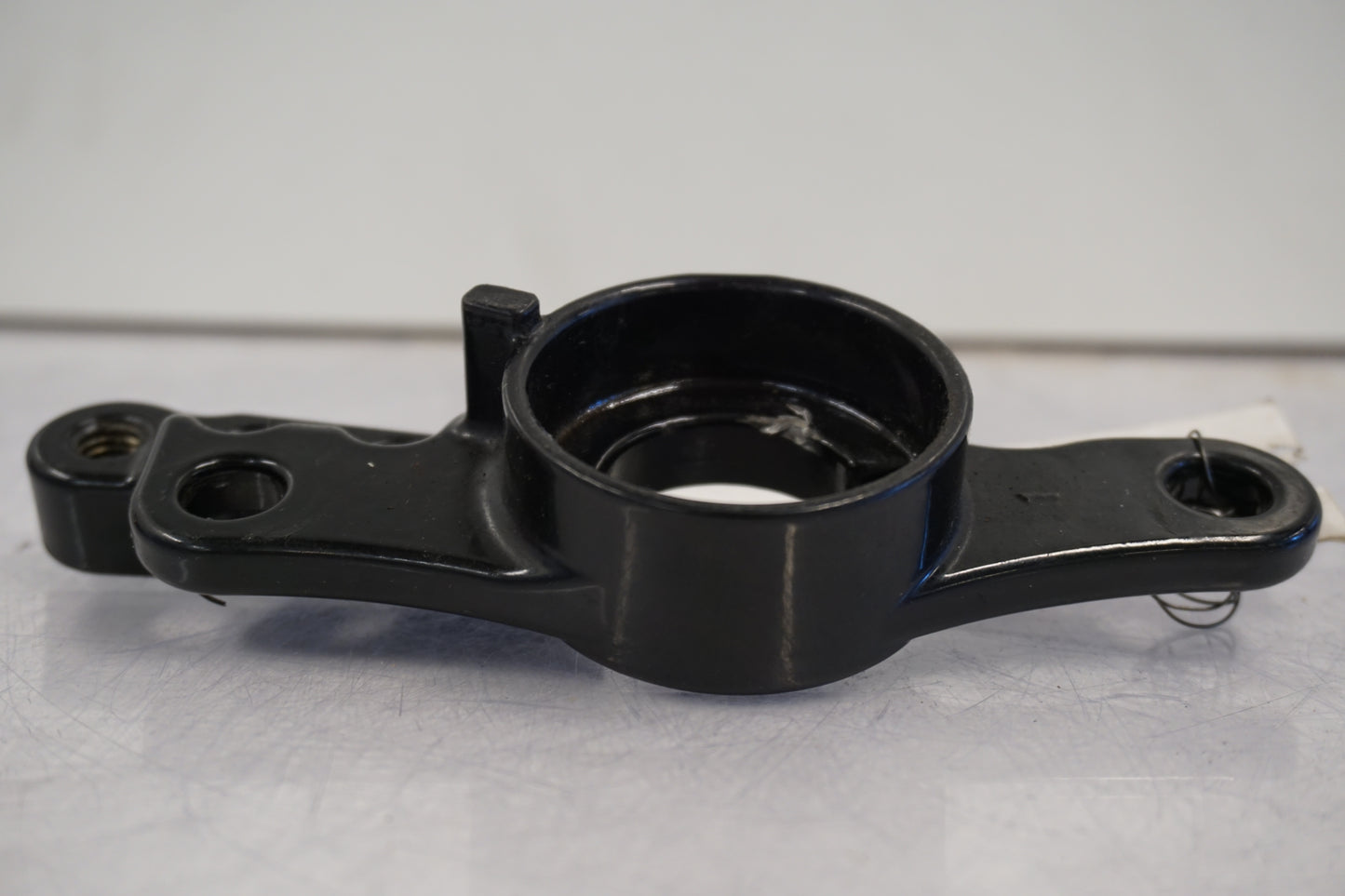 Vänster sida på Fäste från en H-D Street Glide FLHX -2016 motorcykel.