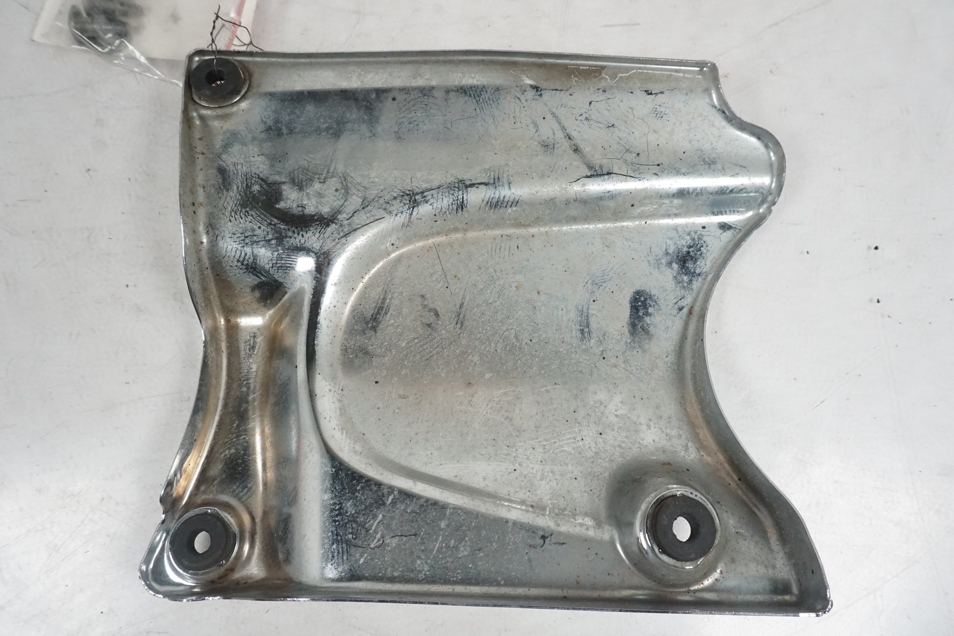 Vänster sida på Motorkåpa från en Suzuki VL 800 -2003 motorcykel.