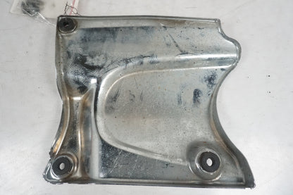 Vänster sida på Motorkåpa från en Suzuki VL 800 -2003 motorcykel.