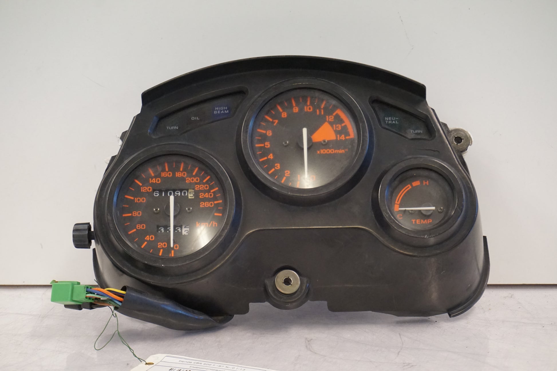 Framsidan på Instrumentpanel från en Honda CBR 600 -1987 motorcykel.