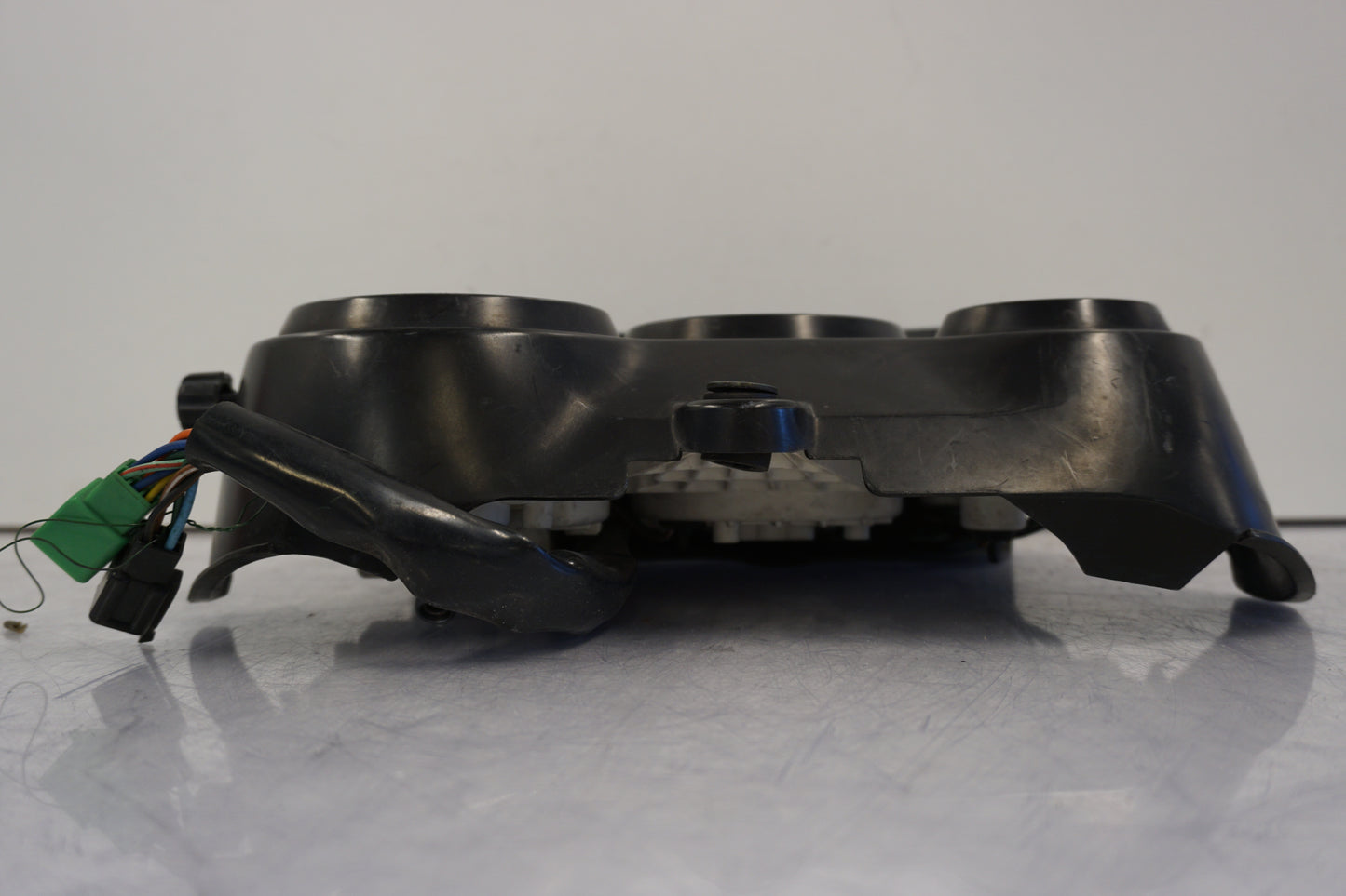 Baksidan på Instrumentpanel från en Honda CBR 600 -1987 motorcykel.