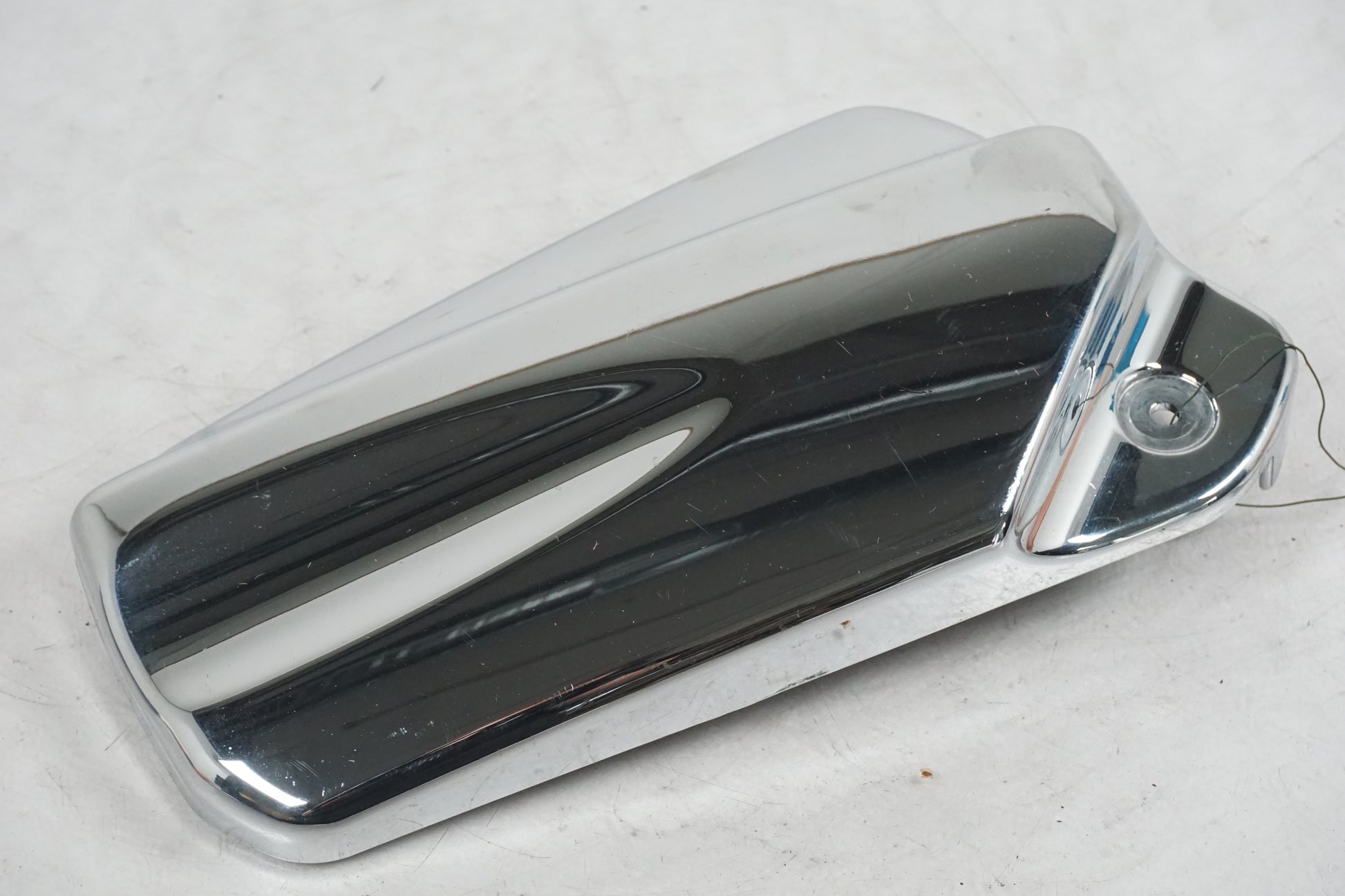 Framsidan på Motorkåpa från en Yamaha XVS 1100 -2002 motorcykel.