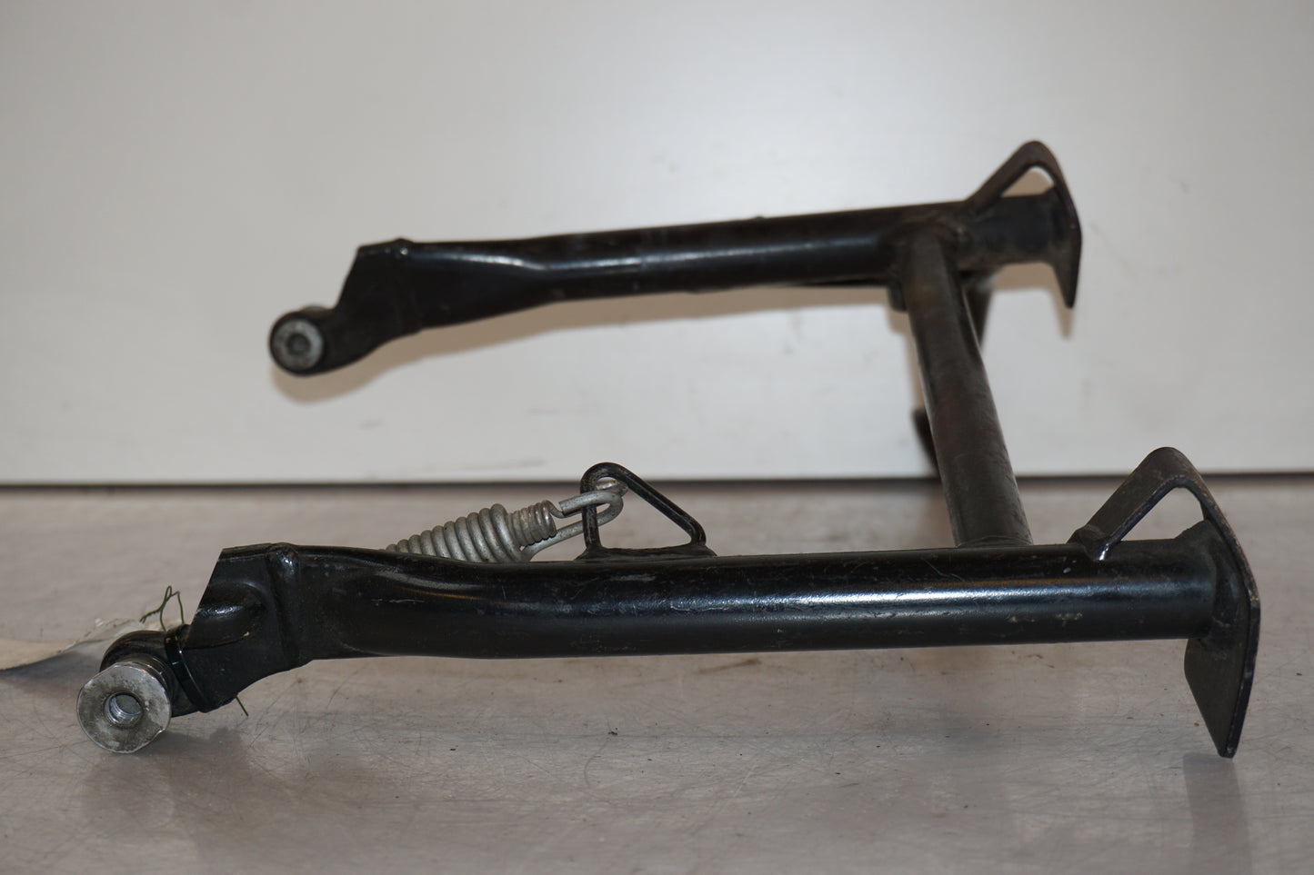 Extrabild1 på Centralstöd från en BMW R 1200 RT -2011 motorcykel.