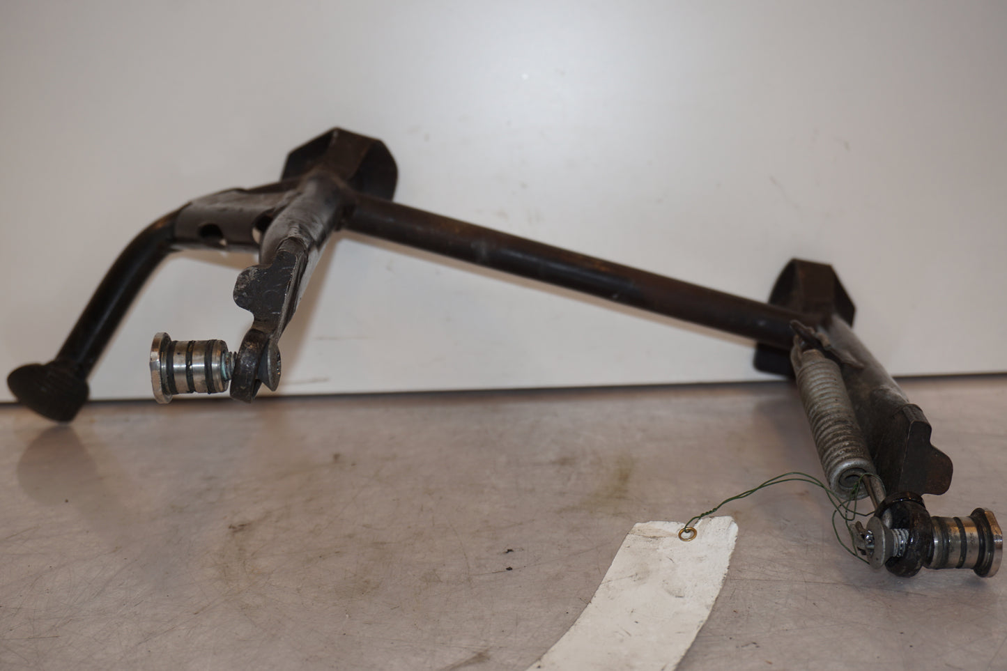 Extrabild2 på Centralstöd från en BMW R 1200 RT -2011 motorcykel.