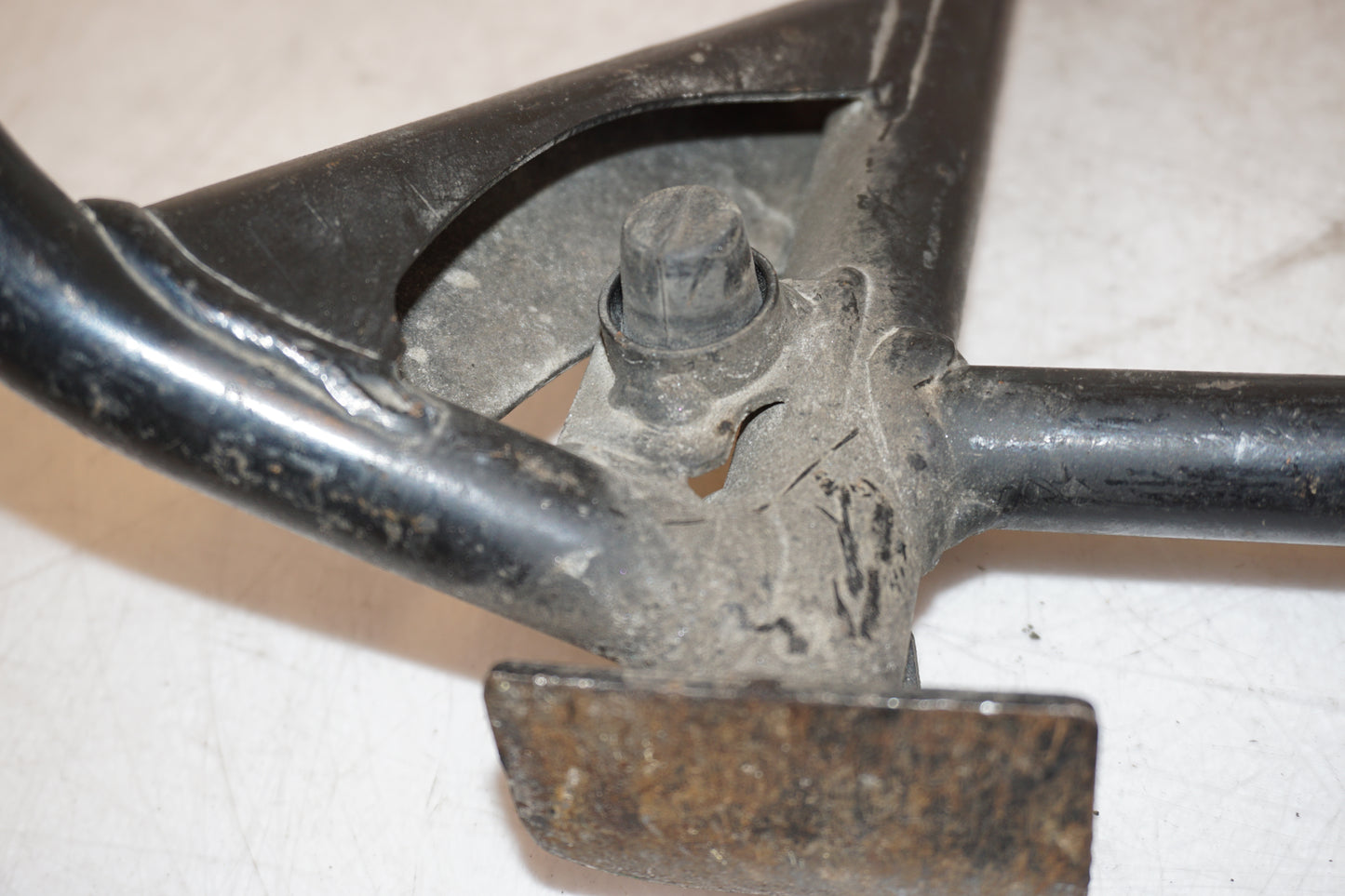 Extrabild5 på Centralstöd från en BMW R 1200 RT -2011 motorcykel.