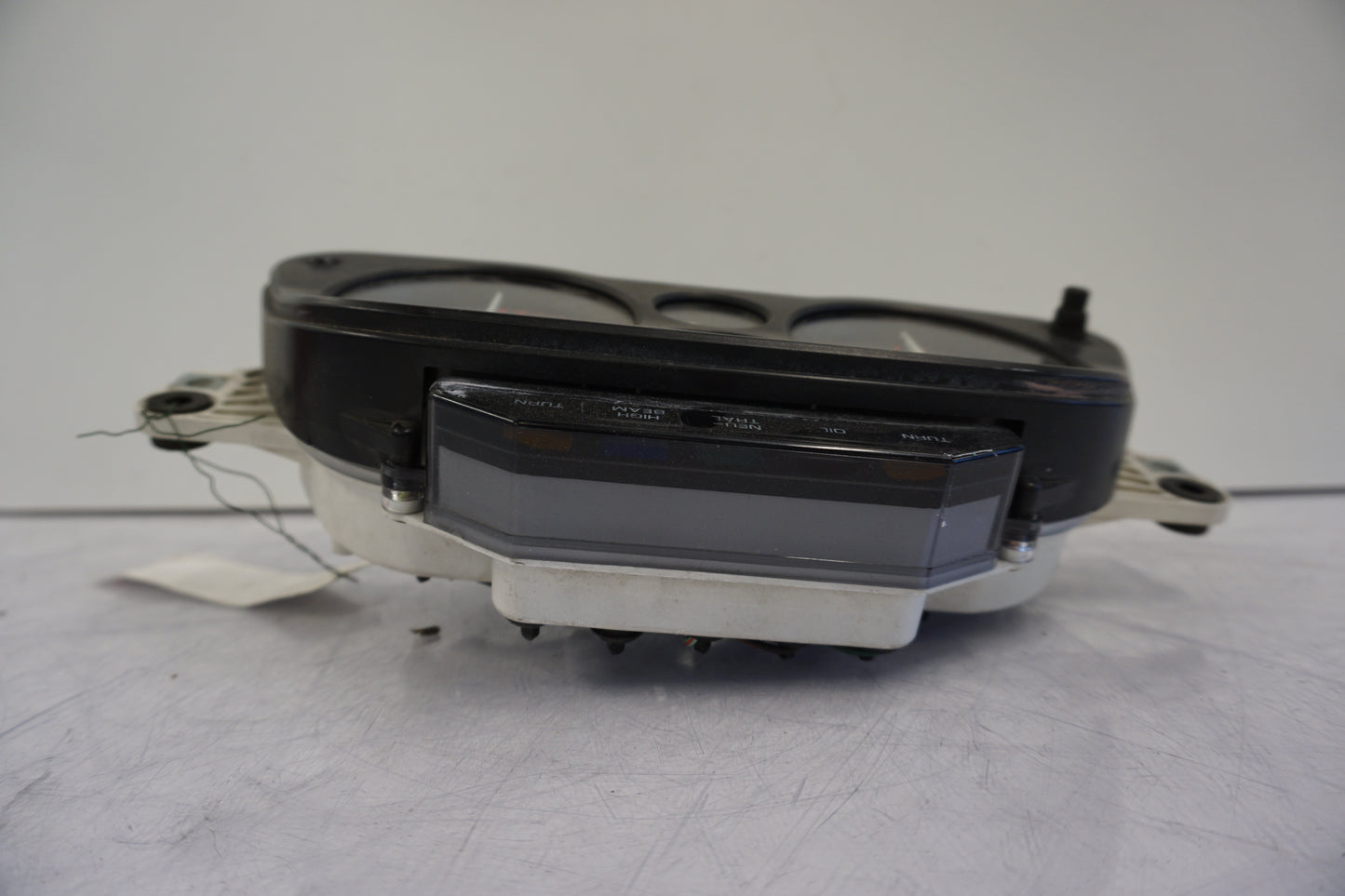 Vänster sida på Instrumentpanel från en Honda CBR 1000 F -1987 motorcykel.