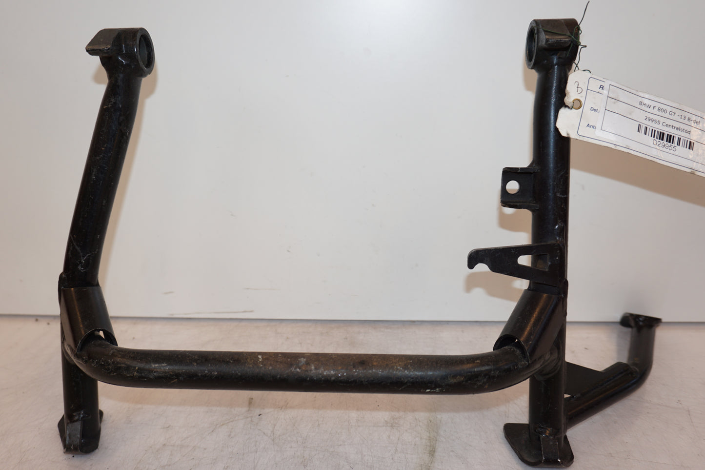 Framsidan på Centralstöd från en BMW F 800 GT -2013 motorcykel.