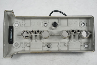 Snett nerifrån på Ventilkåpa från en Yamaha YZF R6 -2007 motorcykel.