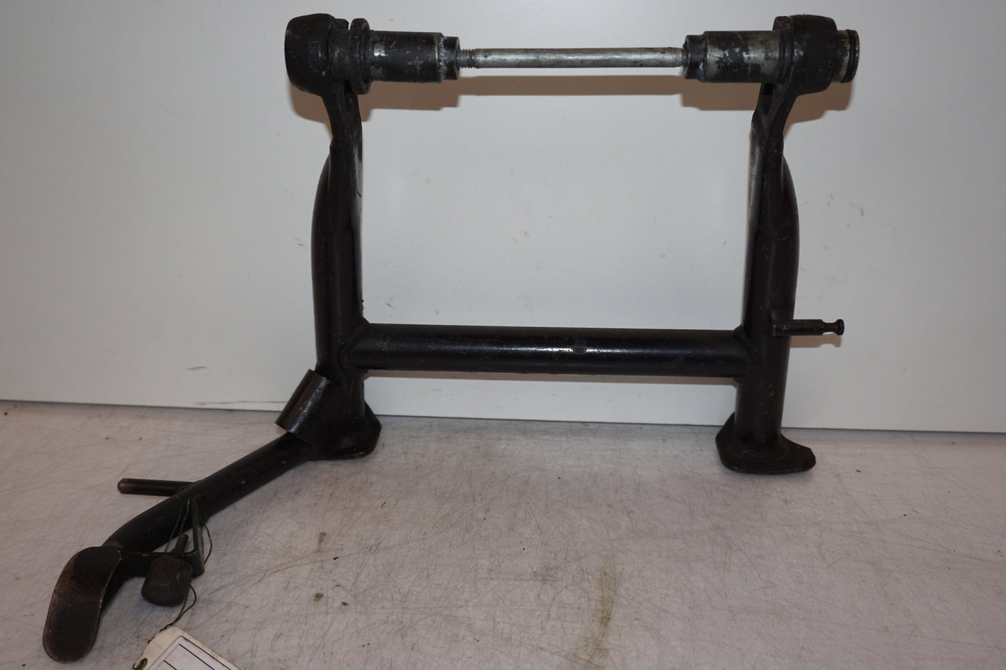 Framsidan på Centralstöd från en BMW R 850 R -1995 motorcykel.