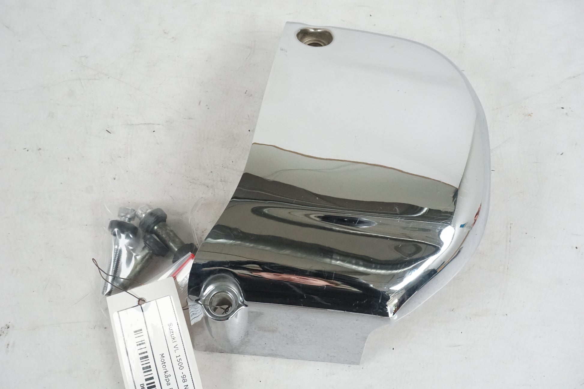 Framsidan på Motorkåpa från en Suzuki VL 1500 -1998 motorcykel.