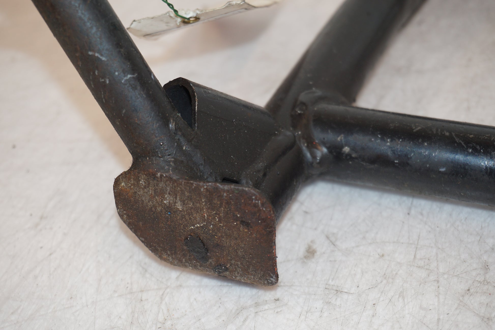 Höger sida på Centralstöd från en BMW R 850 R -1995 motorcykel.