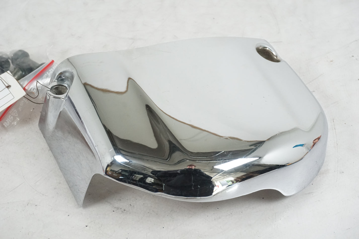 Höger sida på Motorkåpa från en Suzuki VL 1500 -1998 motorcykel.