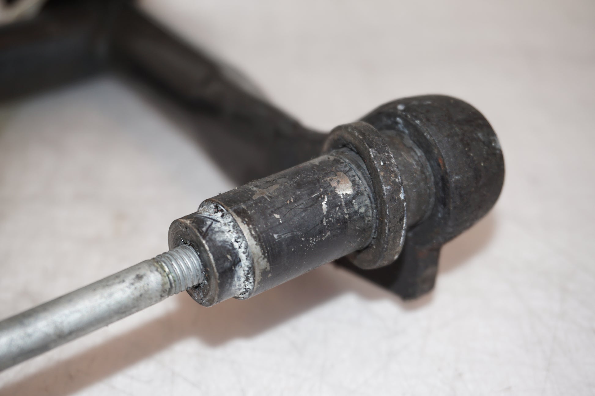 Extrabild1 på Centralstöd från en BMW R 850 R -1995 motorcykel.