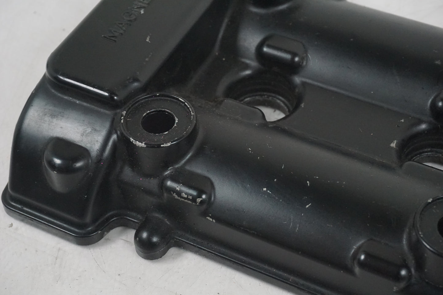 Baksidan på Ventilkåpa från en Suzuki GSX-R 750 -1998 motorcykel.