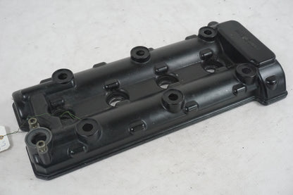 Snett uppifrån på Ventilkåpa från en Suzuki GSX-R 750 -1998 motorcykel.