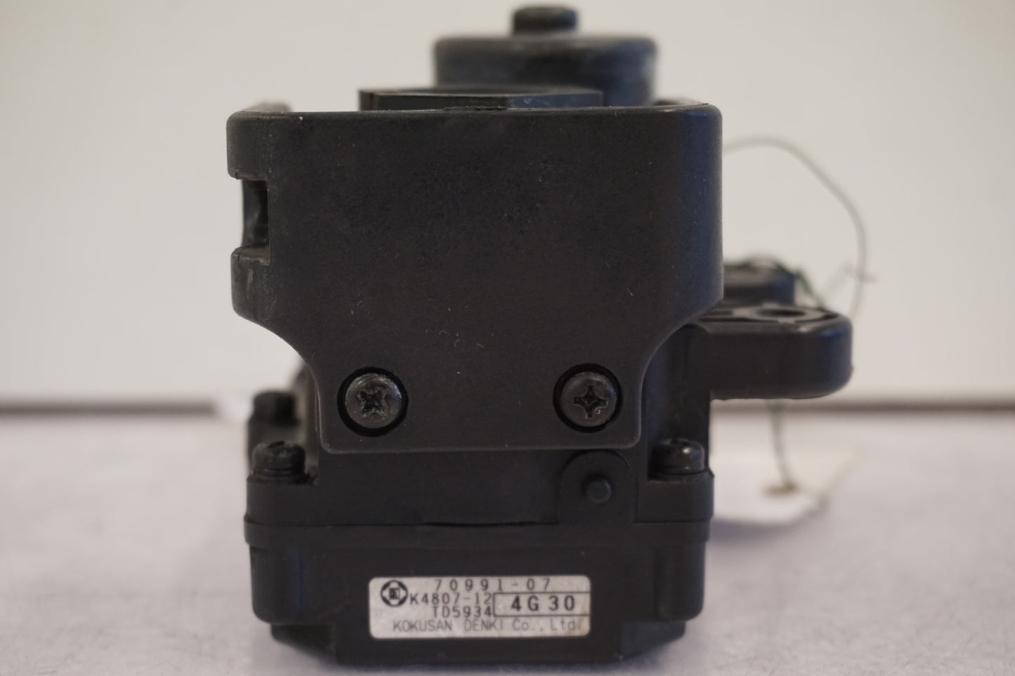 Vänster sida på Avgasspjällmotor från en H-D Street Glide FLHX -2015 motorcykel.