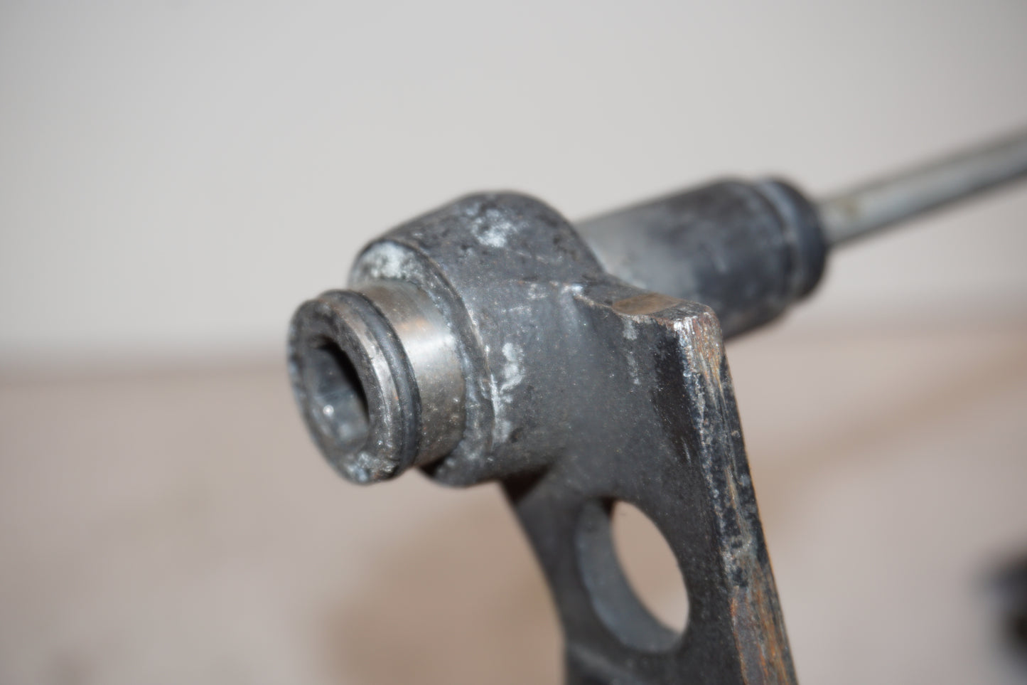 Extrabild7 på Centralstöd från en BMW R 850 R -1995 motorcykel.