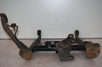 Baksidan på Centralstöd från en BMW R 1150 RT -2003 motorcykel.