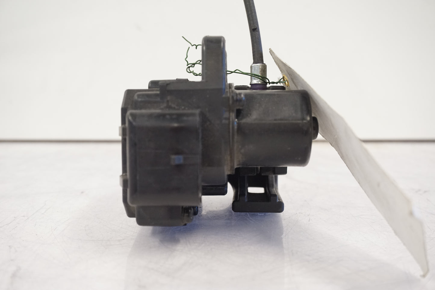 Höger sida på Avgasspjällmotor från en H-D Street Glide FLHX -2016 motorcykel.