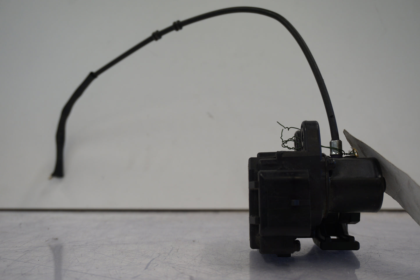 Vänster sida på Avgasspjällmotor från en H-D Street Glide FLHX -2016 motorcykel.