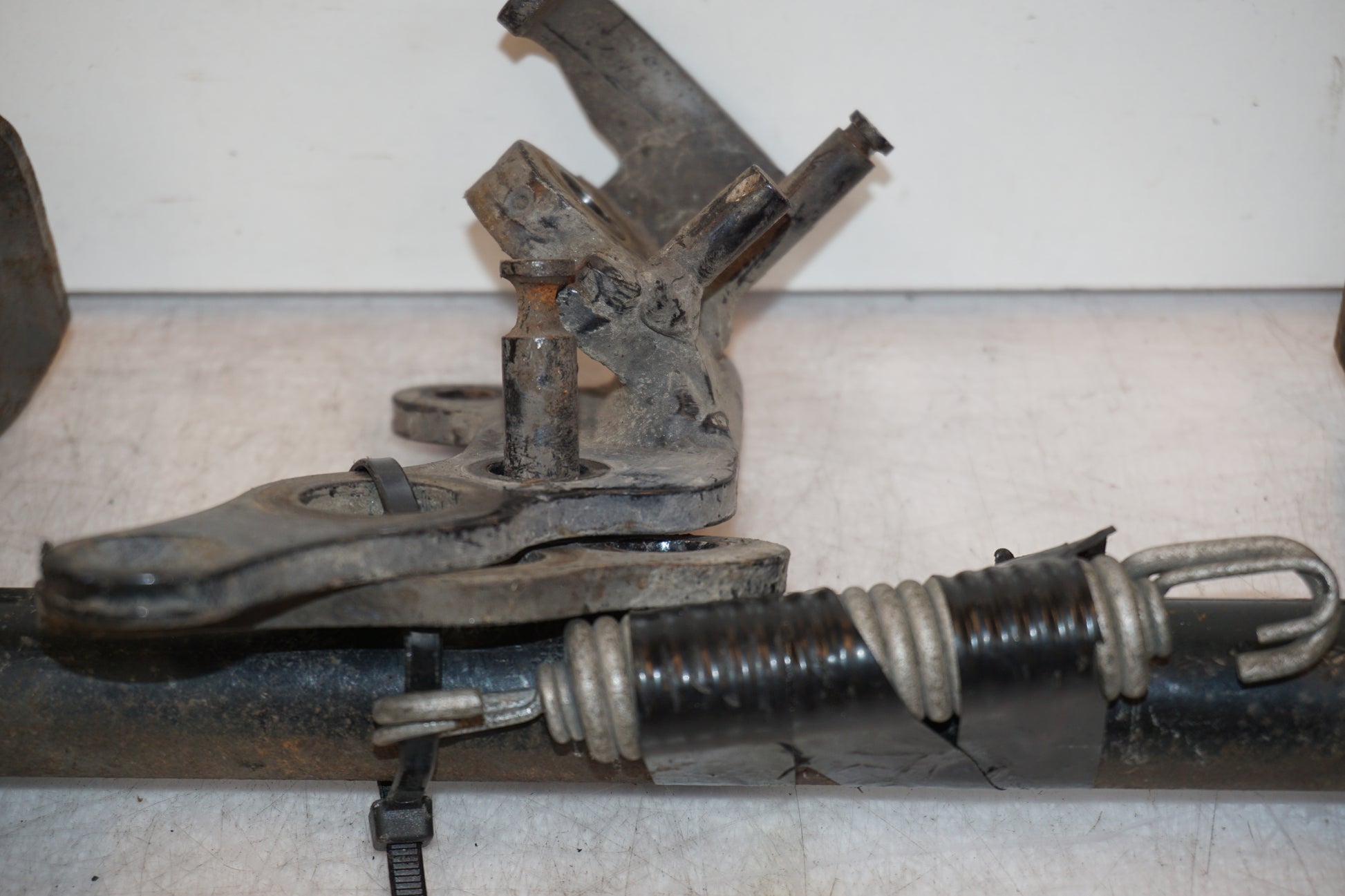 Extrabild3 på Centralstöd från en BMW R 1150 RT -2003 motorcykel.