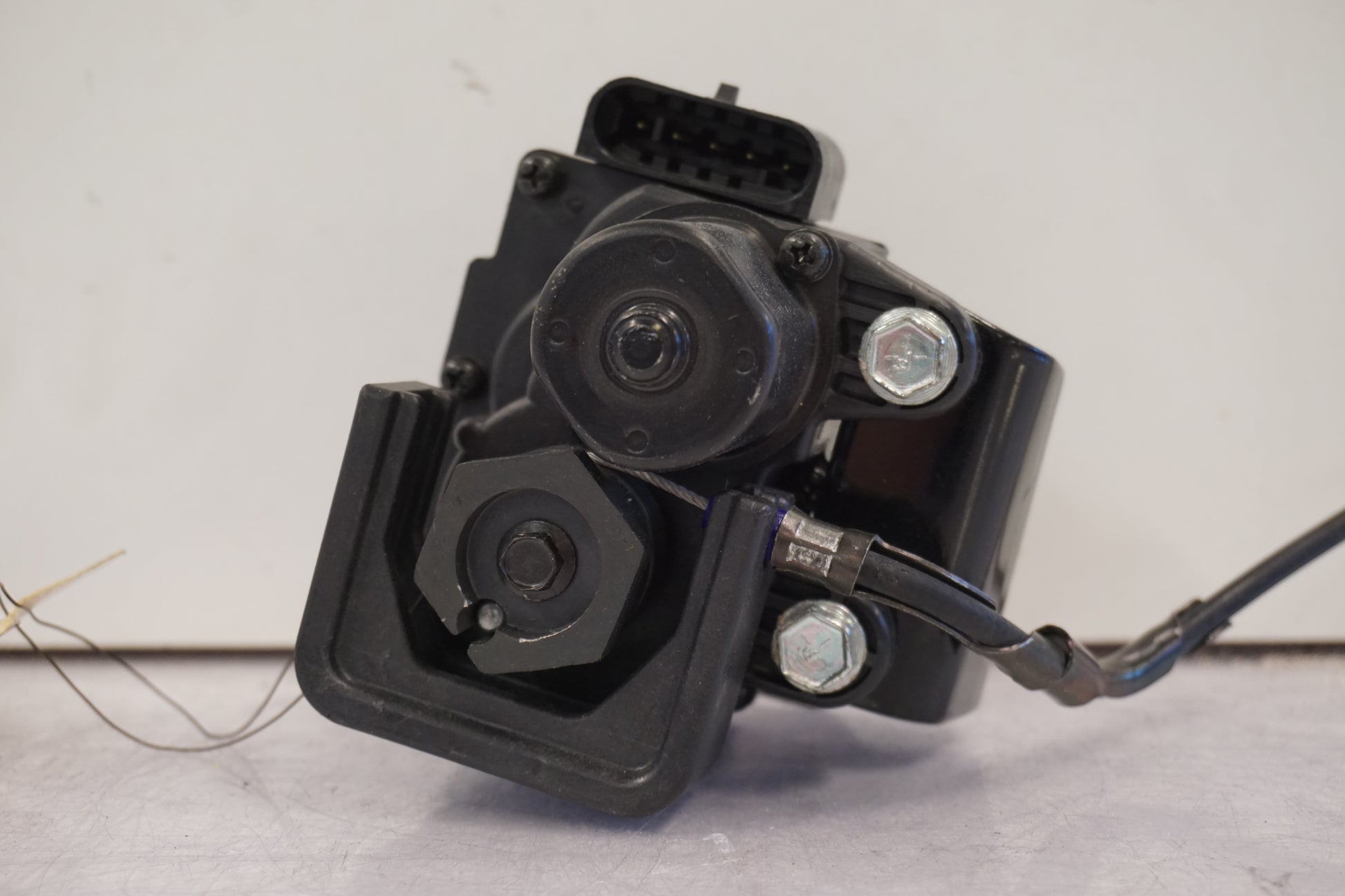 Baksidan på Avgasspjällmotor från en H-D Harley diverse -2007 motorcykel.