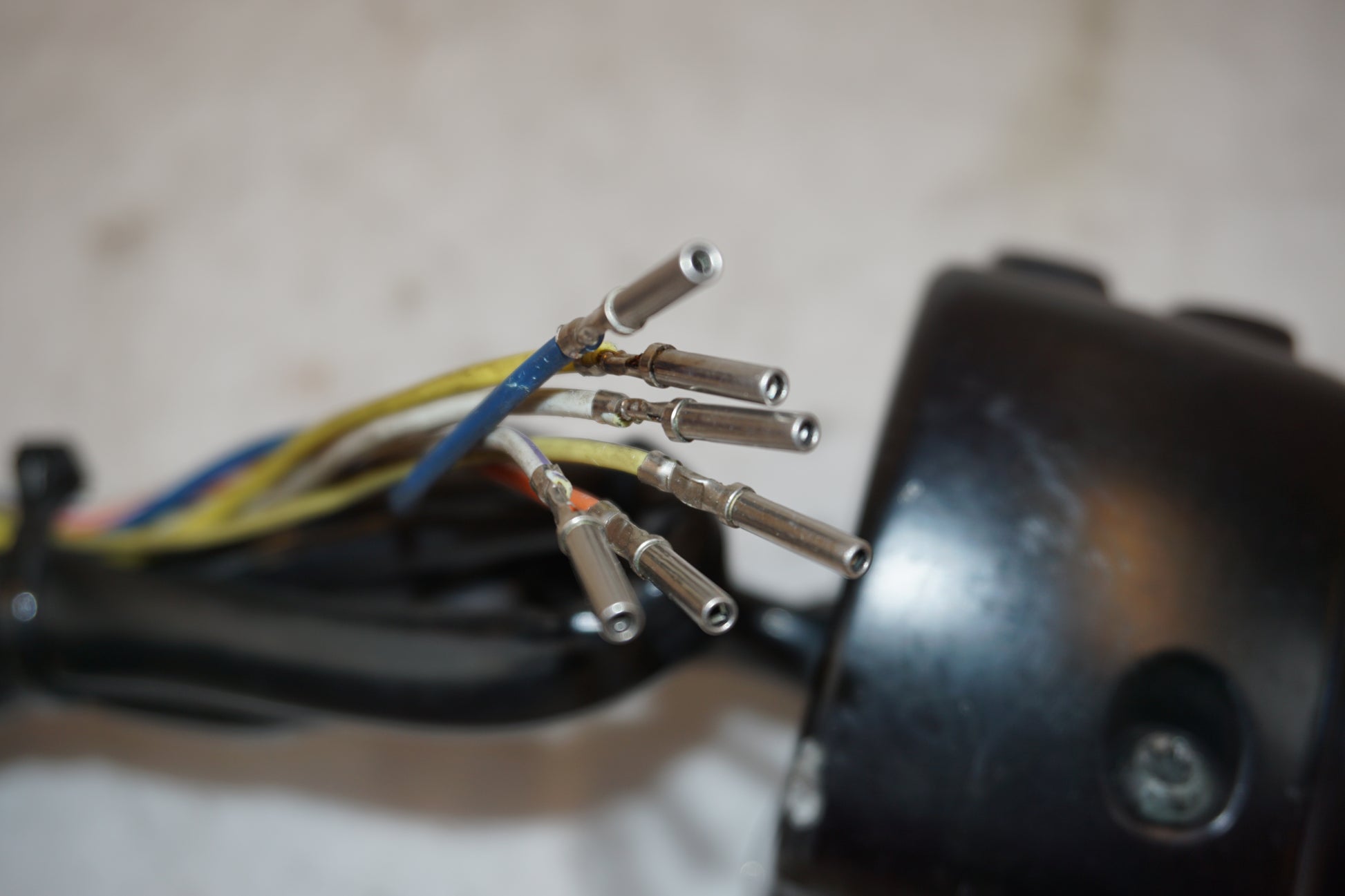 Extrabild1 på Styrelreglage från en H-D Dyna Low Rider FXDL -2004 motorcykel.