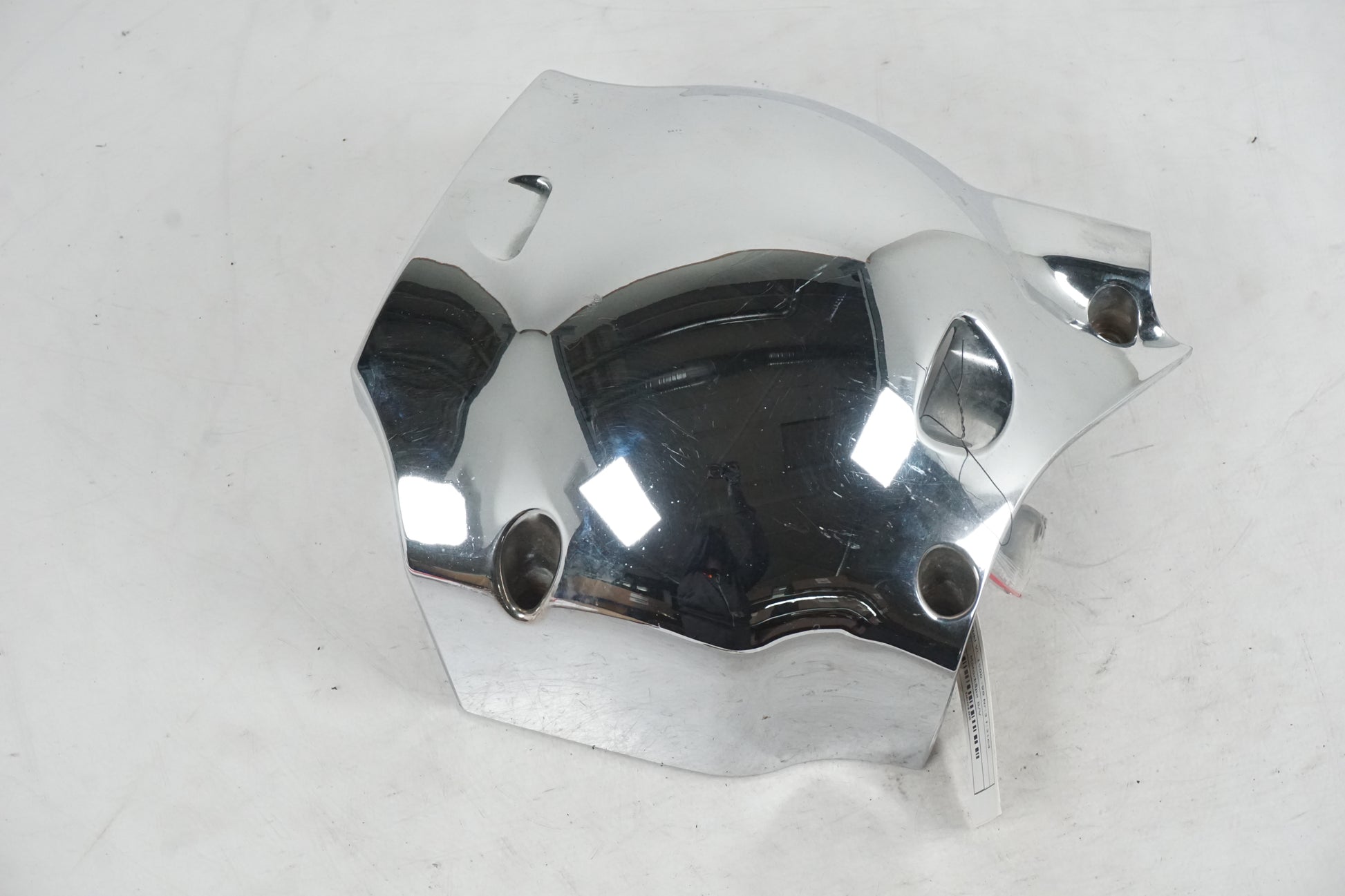 Framsidan på Motorkåpa från en Suzuki VL 1500 -1998 motorcykel.