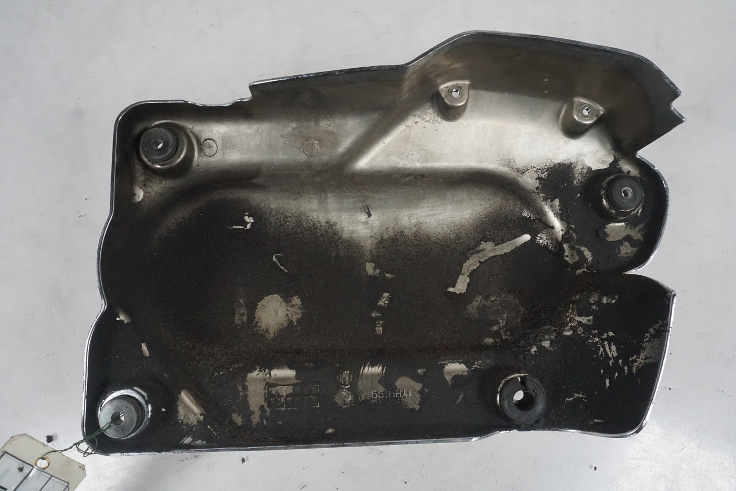 Extrabild1 på Motorkåpa från en Yamaha XVS 1100 -2000 motorcykel.