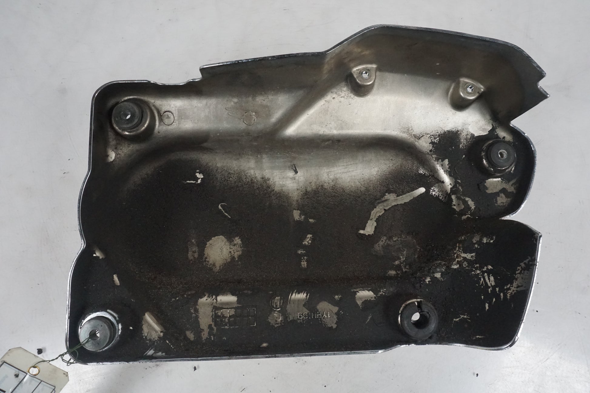 Extrabild1 på Motorkåpa från en Yamaha XVS 1100 -2000 motorcykel.