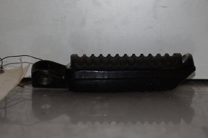 Baksidan på Fotpinne från en H-D V-Rod 1130 -2006 motorcykel.