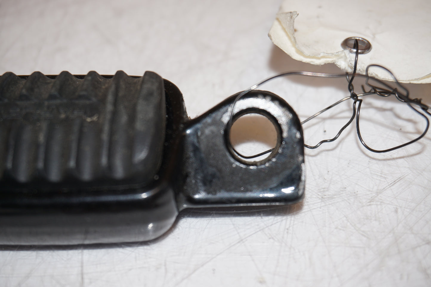 Snett uppifrån på Fotpinne från en H-D V-Rod 1130 -2006 motorcykel.