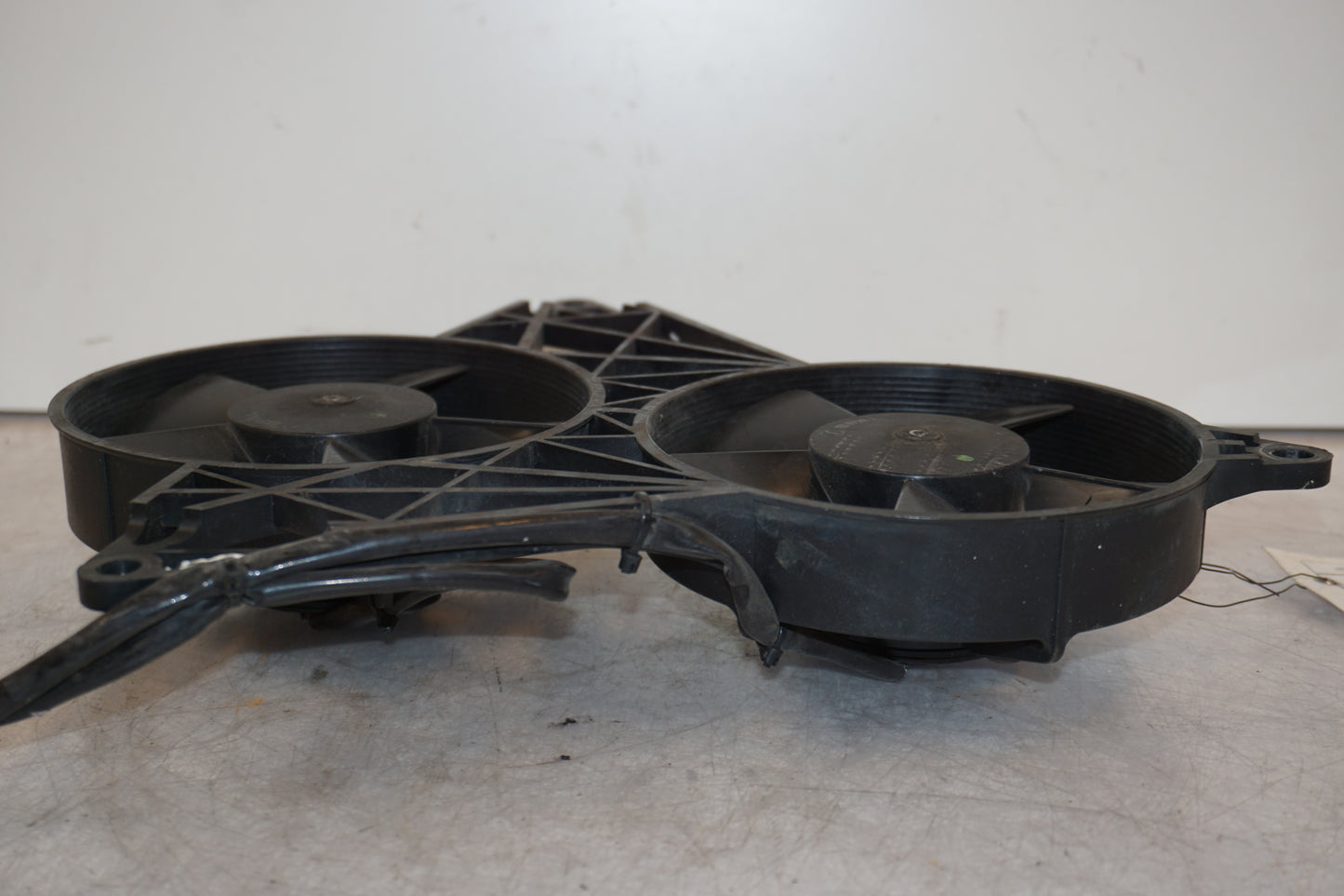 Baksidan på Vattenkylfläkt från en H-D V-Rod 1130 -2006 motorcykel.