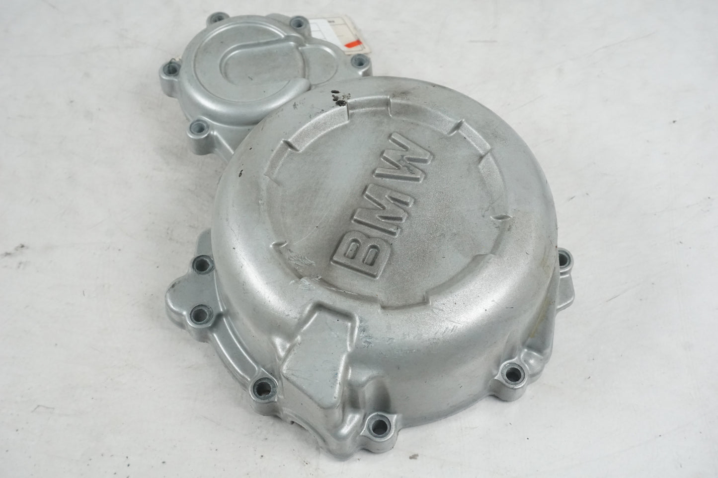 Höger sida på Generatorkåpa från en BMW F 650 GS -2010 motorcykel.