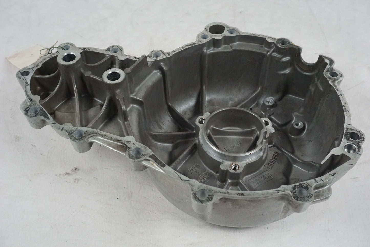 Extrabild1 på Generatorkåpa från en BMW F 650 GS -2010 motorcykel.