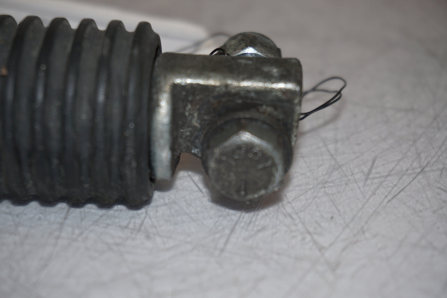 Snett uppifrån på Fotpinne från en H-D Sportster 1200 XL1200C -1999 motorcykel.