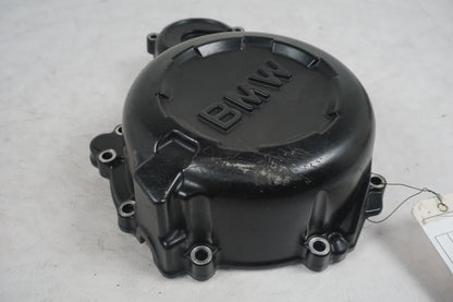 Baksidan på Generatorkåpa från en BMW F 800 GS -2009 motorcykel.