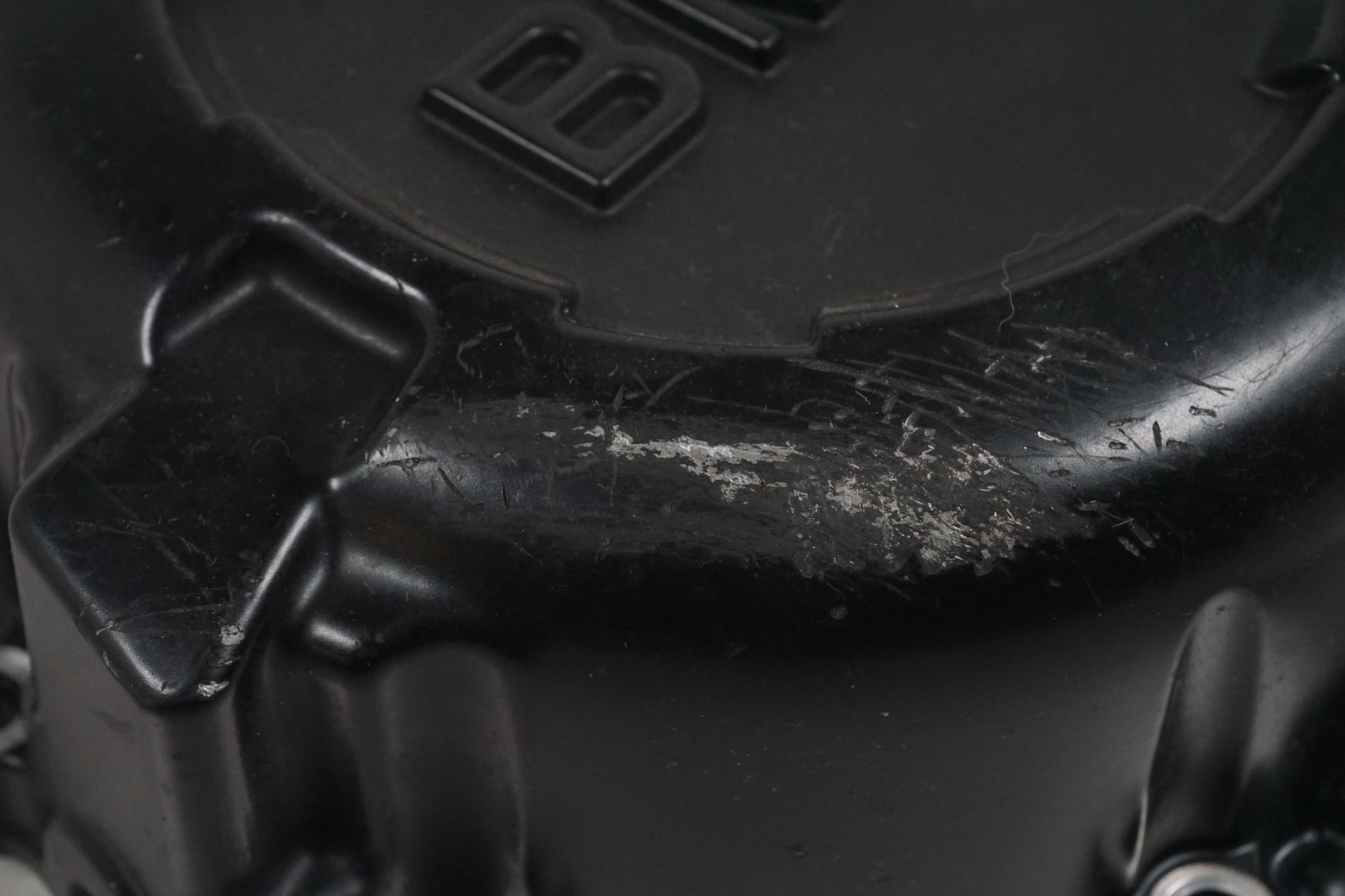 Höger sida på Generatorkåpa från en BMW F 800 GS -2009 motorcykel.