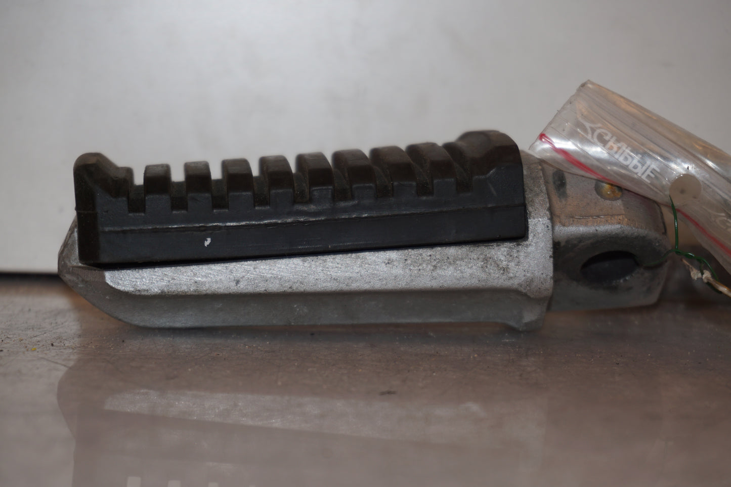 Baksidan på Fotpinne från en Kawasaki VN 750 -1993 motorcykel.