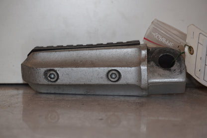 Höger sida på Fotpinne från en Kawasaki VN 750 -1993 motorcykel.