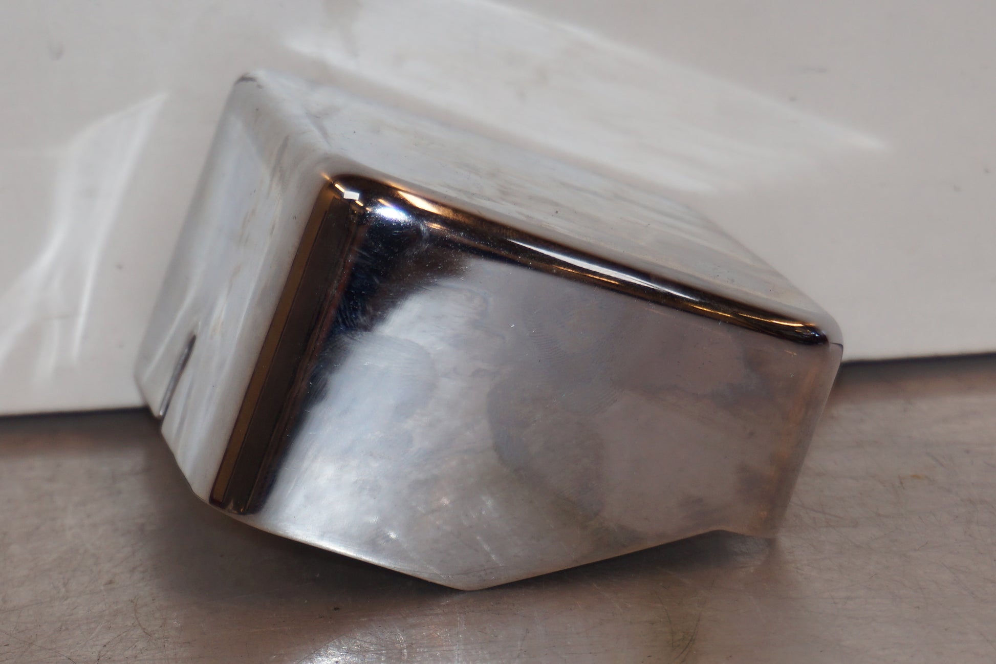 Höger sida på Dekorkåpa från en H-D Softail Heritage Classic FLSTC/I -1995 motorcykel.