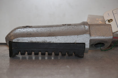 Vänster sida på Fotpinne från en Kawasaki VN 750 -1993 motorcykel.